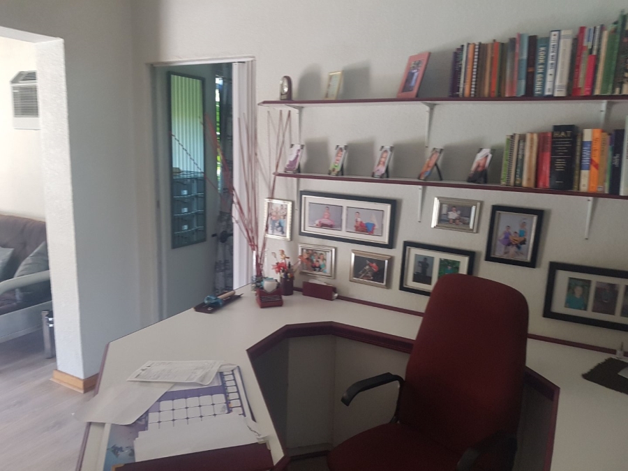 2 Bedroom Property for Sale in Flimieda North West